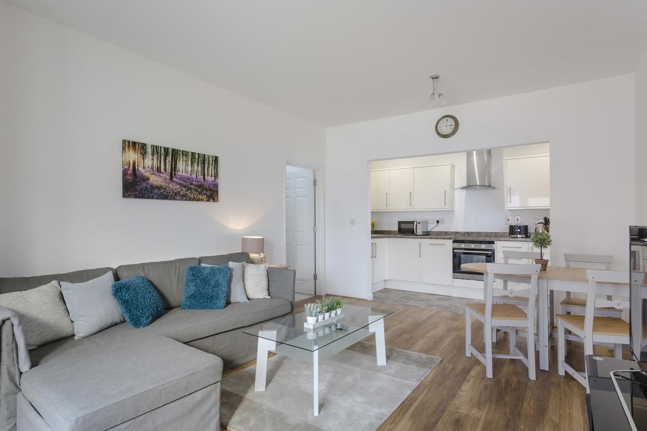 1 Bed Apt Sleeps 4 ลูตัน ภายนอก รูปภาพ